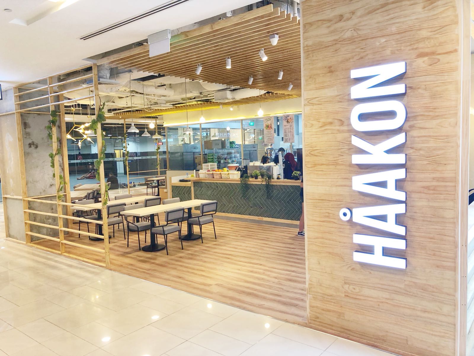Haakon Superfoods & Juice Acai Salads