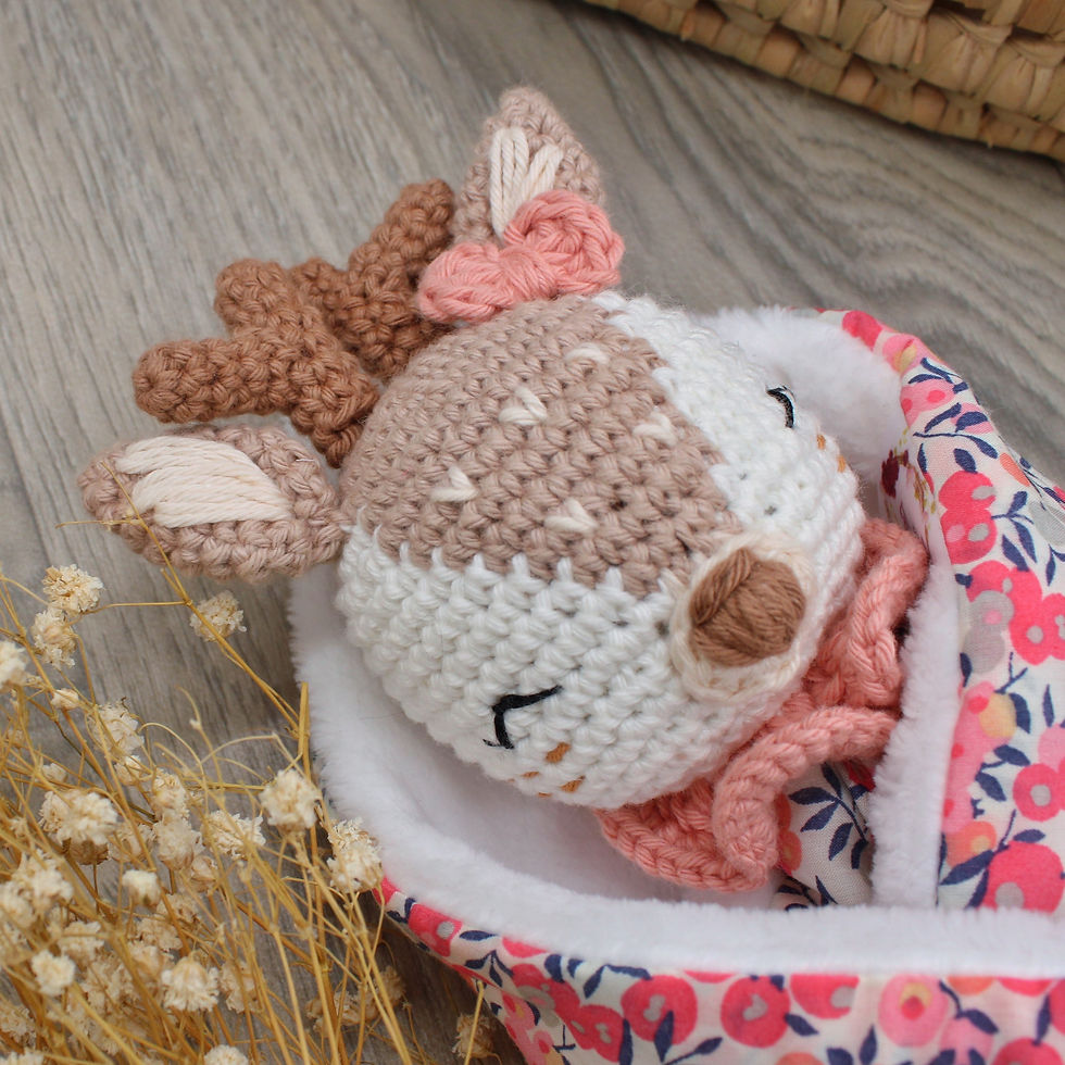Miniature : Doudou Biche au crochet - Liberty Wiltshire pêche