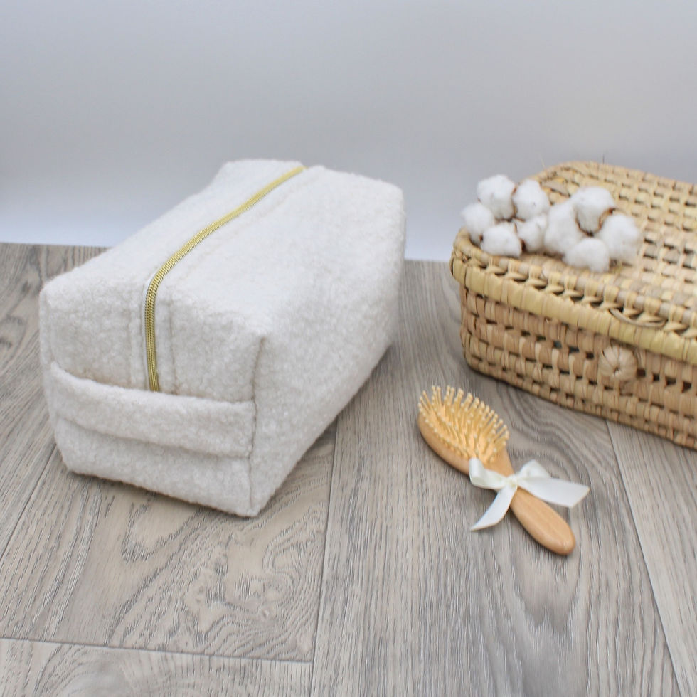 Miniature : Trousse de toilette  matelassée - Effet fausse fourrure mouton -
