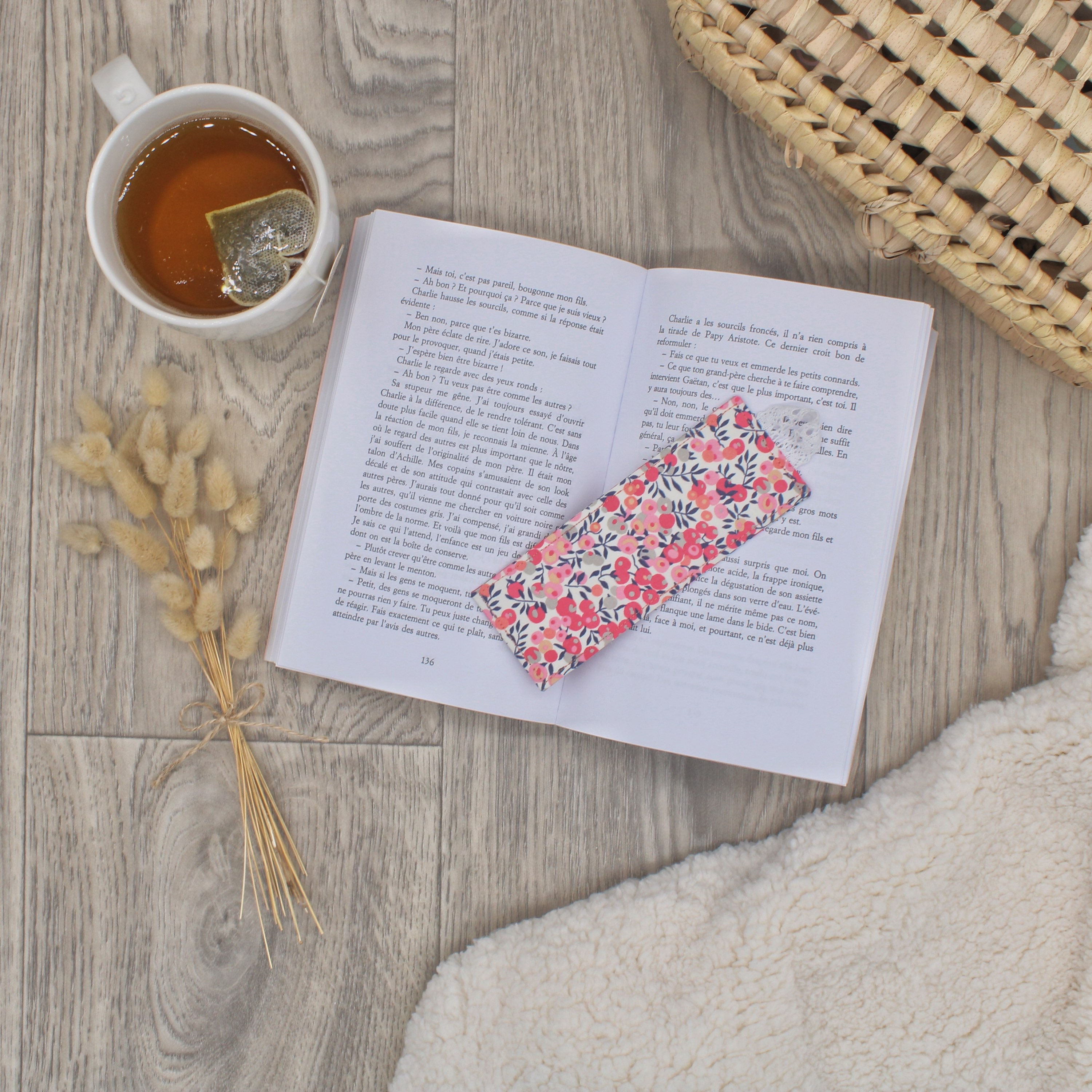 Marque page personnalisable en tissu - Collection Liberty Wiltshire pêche