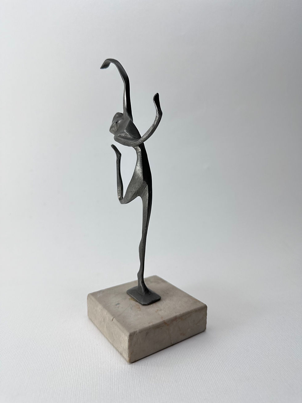 Miniatura: Figura Bailarina de Acero Art Decó