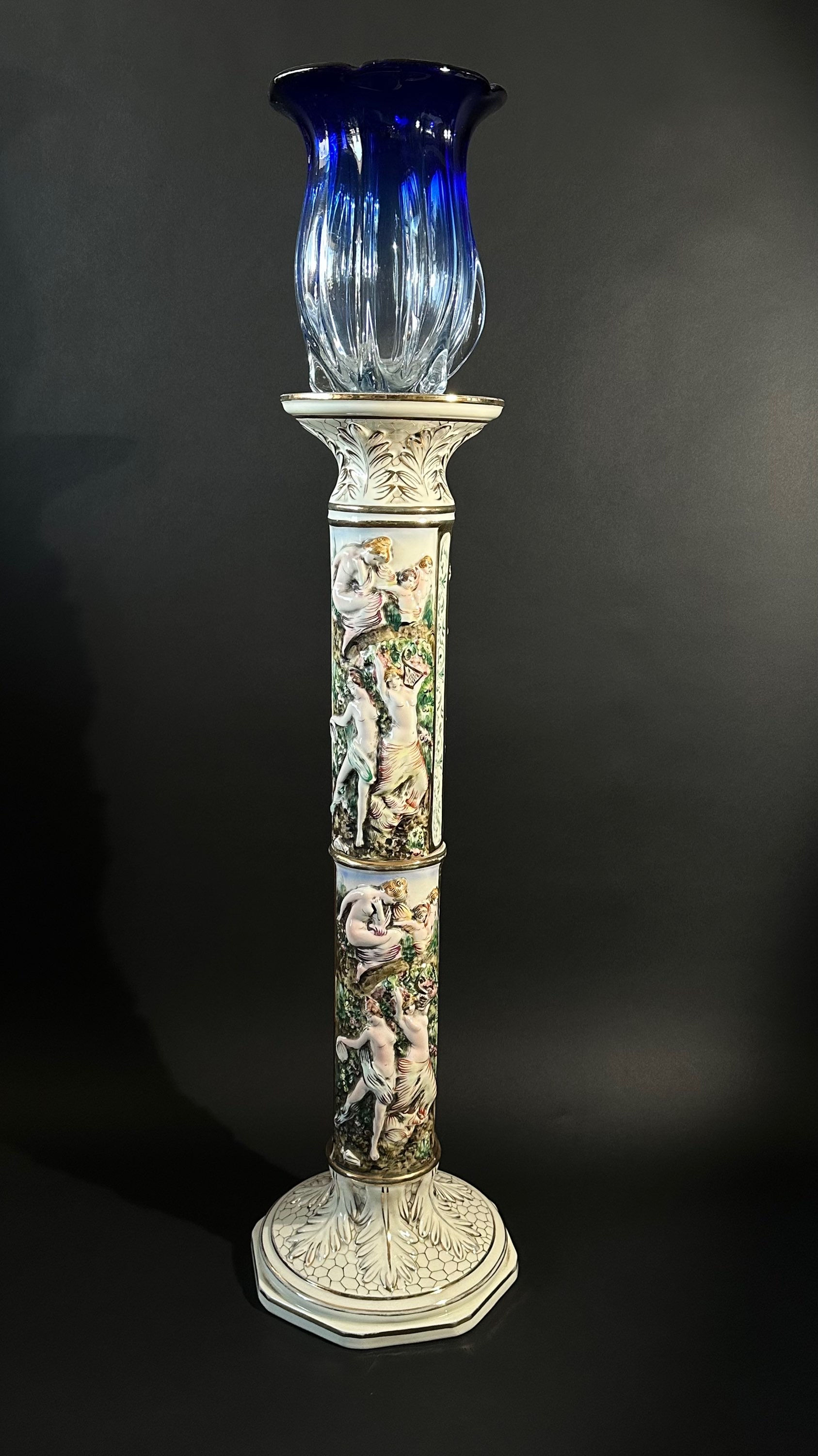 Gran pedestal italiano Capodimonte 