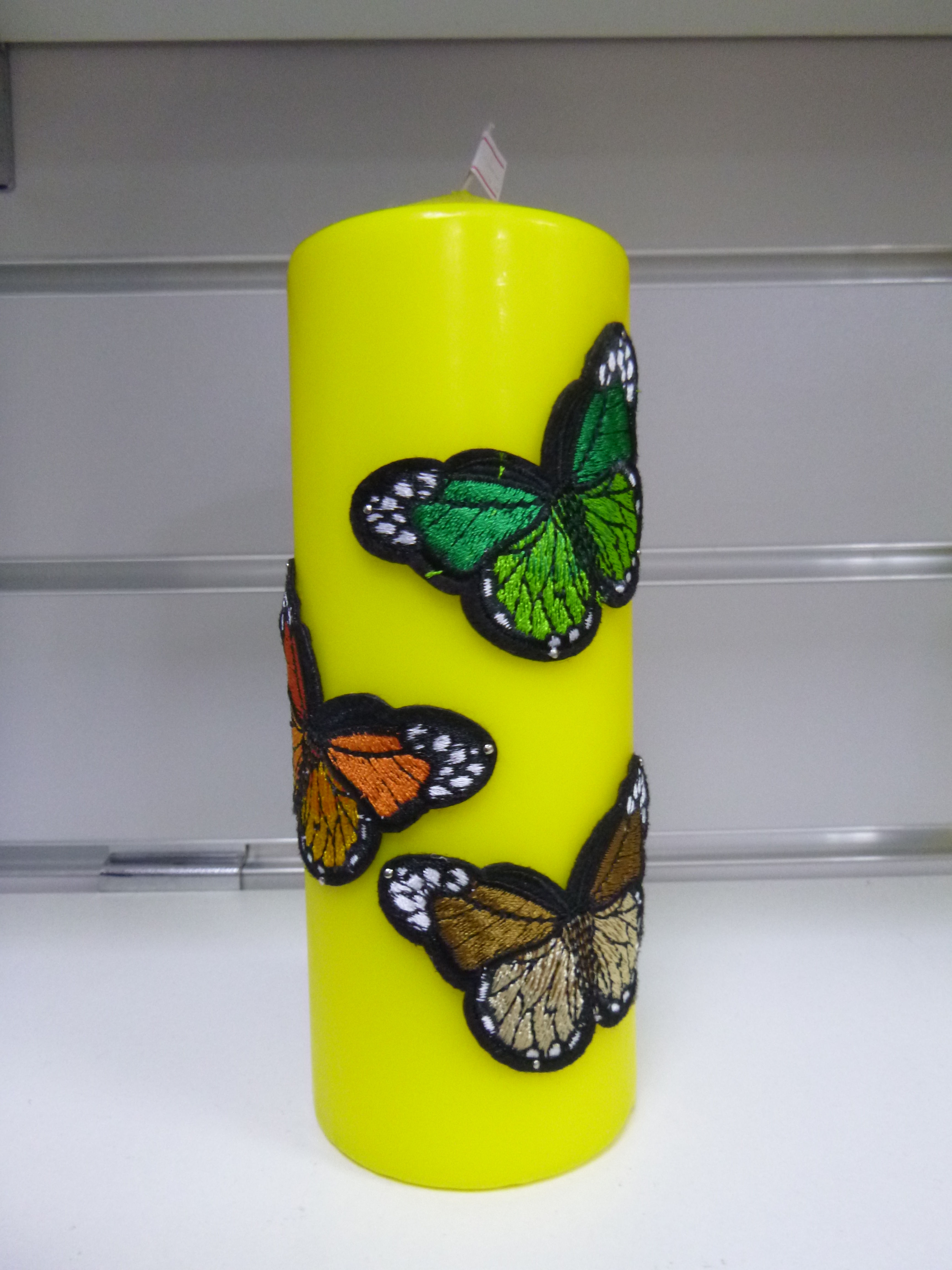 Lumanare mica fluturasi 20 cm