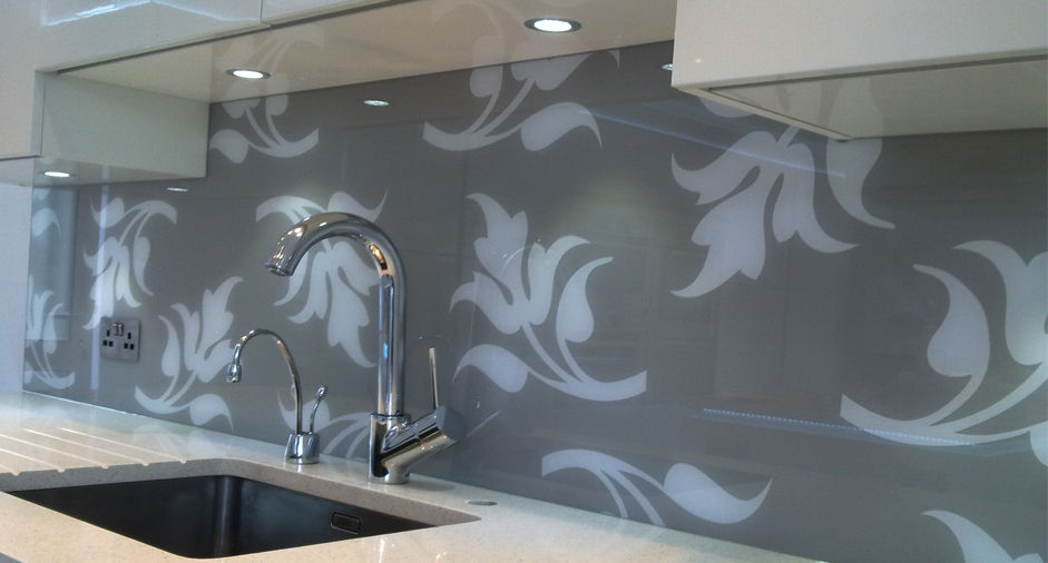 Whiteoak-Grey-and-white-Splashback