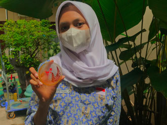 Coaster dari Resin - Khalista Fahma Aulia