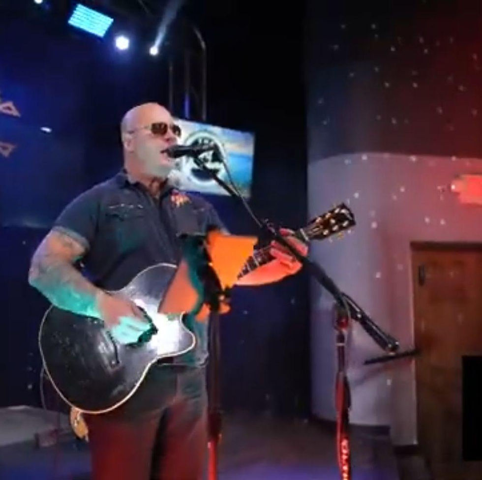 Live Music with Dave Hoeflinger