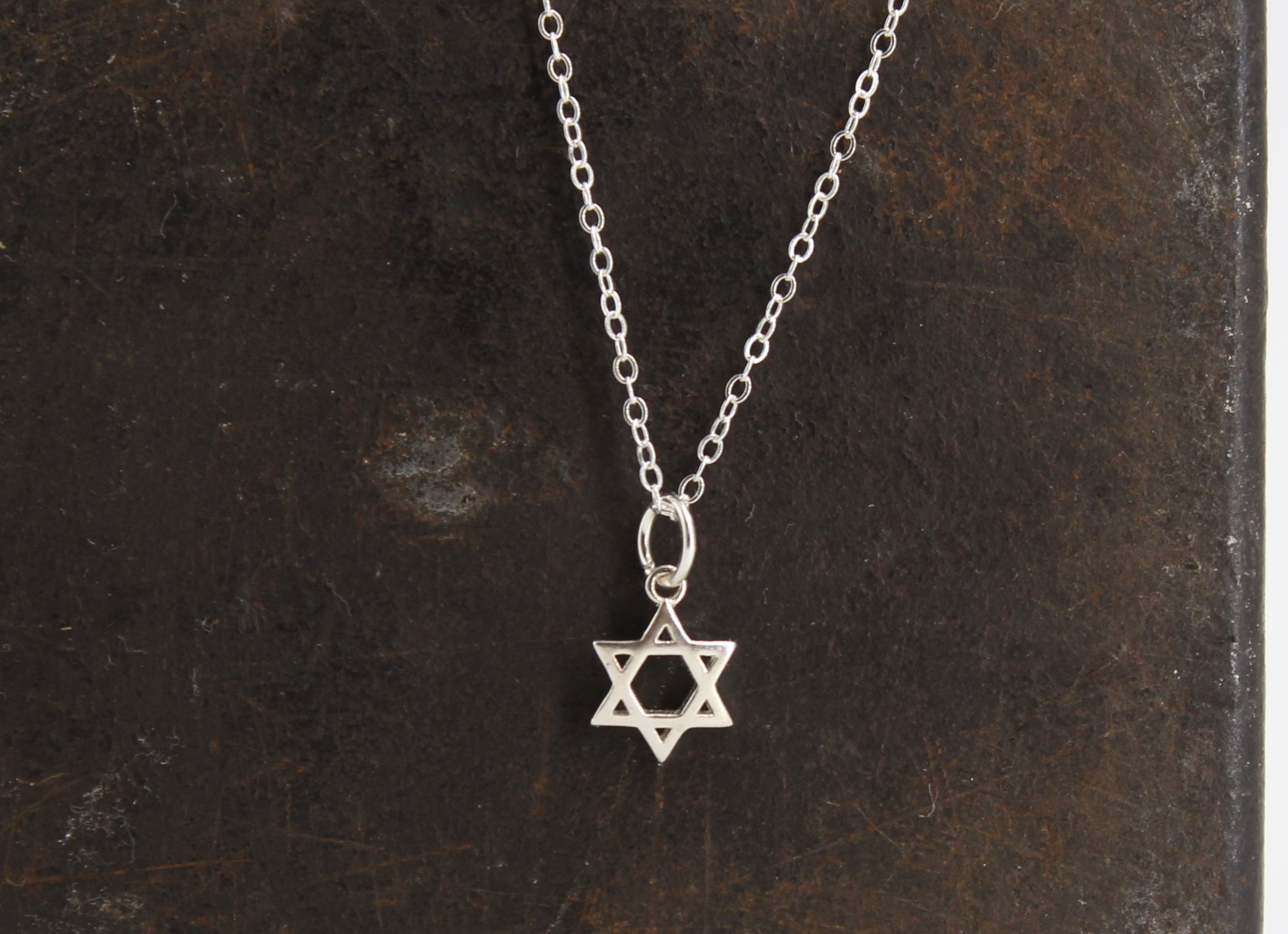 שרשרת מיני מגן דויד עשויה מכסף