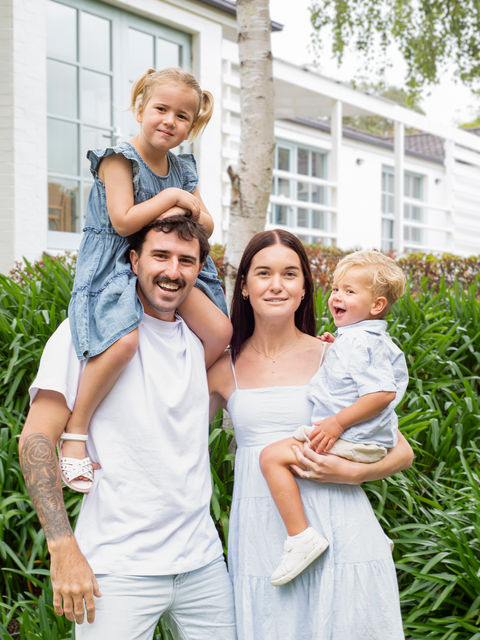Family portrait of young family in Bowral