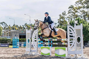 Show jumping with Freya