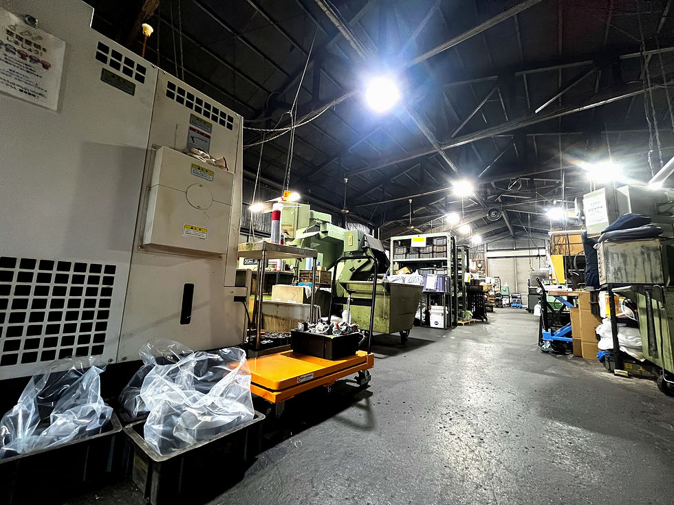 東京都八王子市の永和工業で旋盤加工を行う自社工場の全景