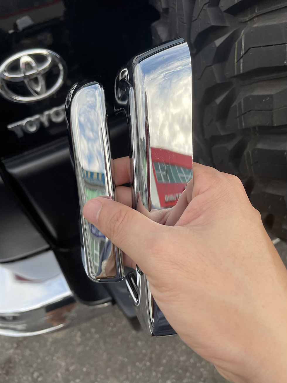 Thumbnail: Toyota FJ Cruiser 07-21 Tailgate Hinge Chrome Cover