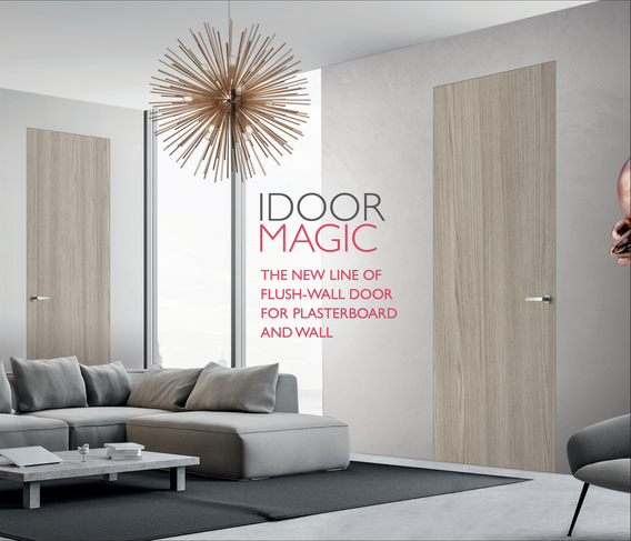 IDOOR® MAGIC è la nuova linea di porte a
filo muro, un prodotto di nuova concezione che
sviluppa e migliora le soluzioni attualmente presenti nel mercato: è la porta che si trasforma in
un elemento architettonico a tutti gli effetti e che contribuisce a far percepire lo spazio in modo armonioso ed omogeneo. È la naturale evoluzione
della porta IDOOR® con cerniere a scomparsa,
di cui riprende le caratteristiche che ne hanno decretato il successo. IDOOR MAGIC è la soluzione versatile della filo muro. Infatti è utilizzabile sia per
cartongesso che per muratura
