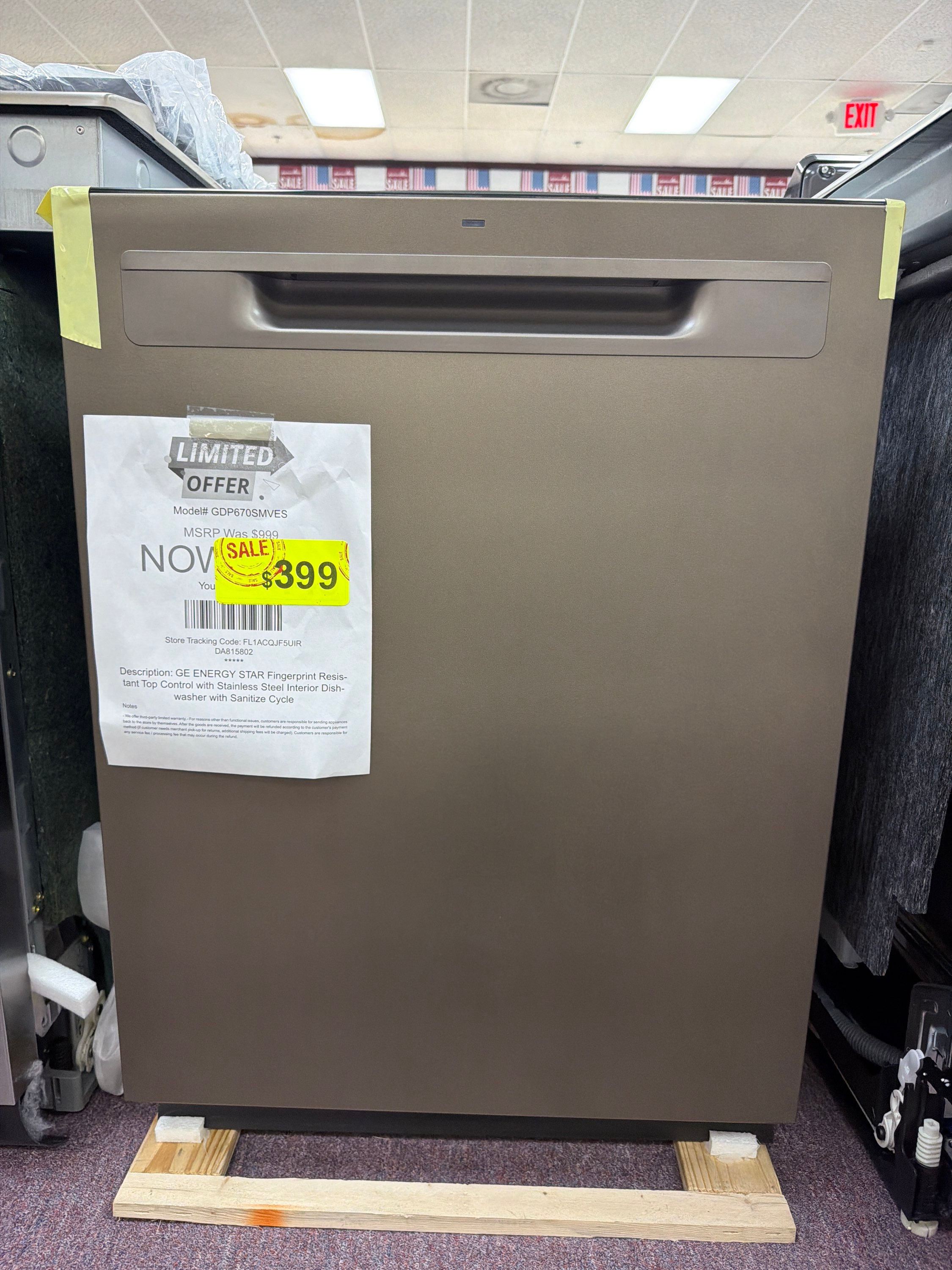 GE Top Control w/ Stainless Steel Interior Dishwasher