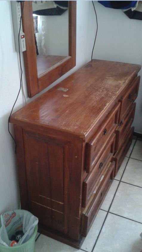 Miniatura: Buro Rustico