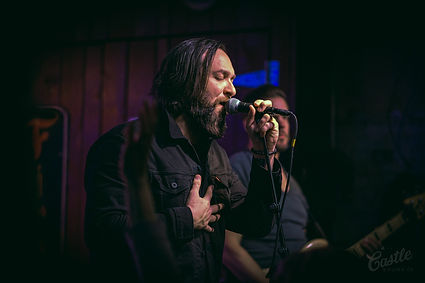 nashville-singer-downtown-tin-roof.jpg