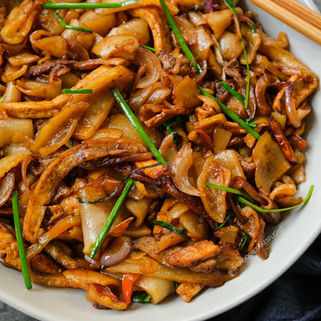 Stir-Fried Flat Rice Noodles (Hofan)
