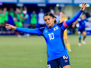 Selección femenina de fútbol arrolló a Barbados 13 a 0.