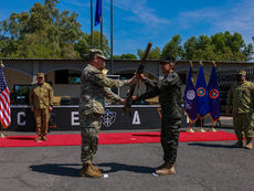 EE.UU. dona fusiles de precisión y carabinas M4 a Fuerzas Especiales de El Salvador