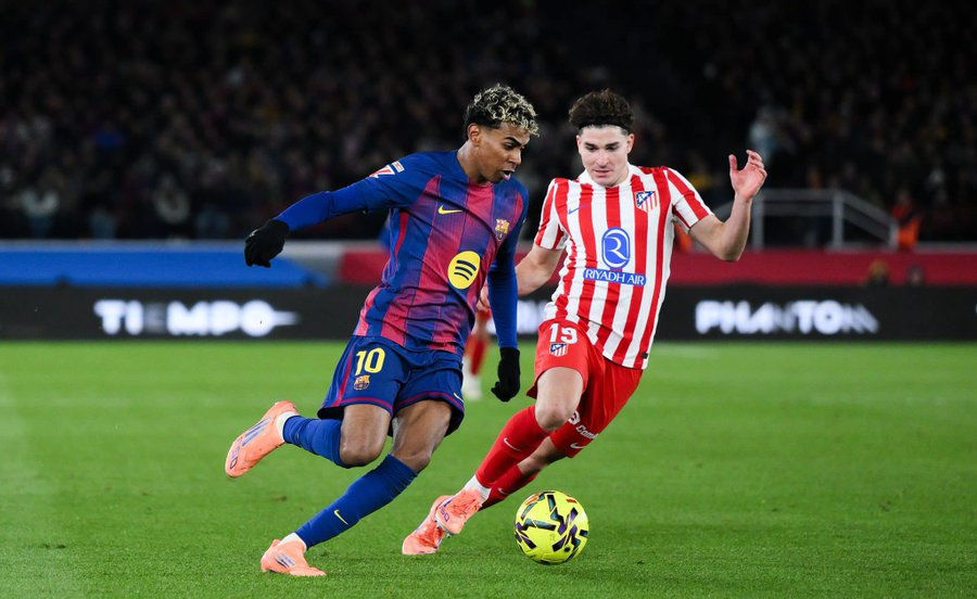 El Atlético humilla al Barça en el Camp Nou con 10 hombres y se acerca a semis (0-2)