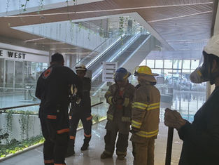 Bomberos controlan incendio en centro comercial Bambú City Center de San Benito