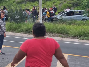 Miles de afectados por caravanas y bloqueos de carreteras en Guatemala 