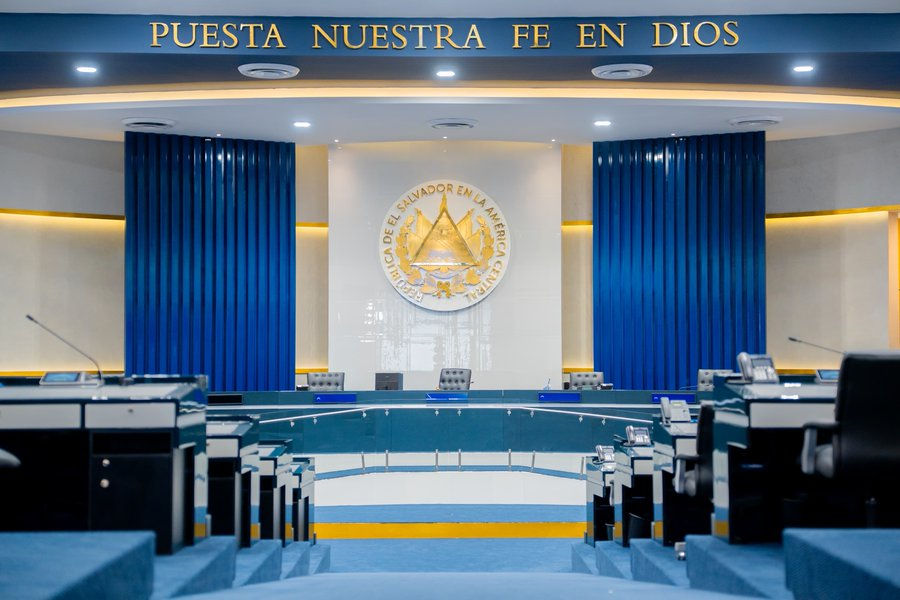 Proponen asignar 6 diputados a la diáspora mediante reducción de escaños en San Salvador y La Libertad