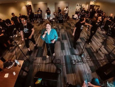 ¡Listos para hacer historia! Hermanos Flores ensayan antes de volar a Coachella