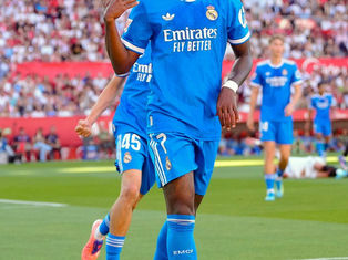 Vinícius decide ante el Sevilla 