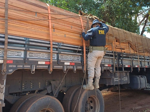 PRF apreende 20,58 m³ de madeira serrada na BR-155, em Sapucaia/PA