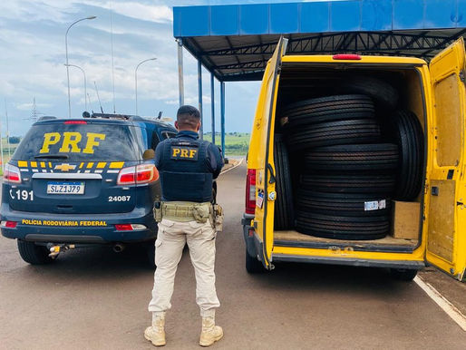 PRF apreende carga de pneus em Eldorado (MS)