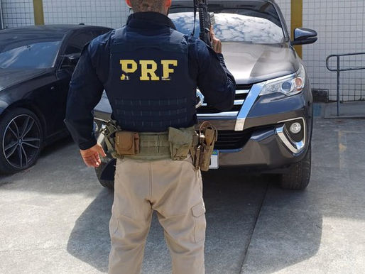 Na Dutra, PRF recupera veículo furtado