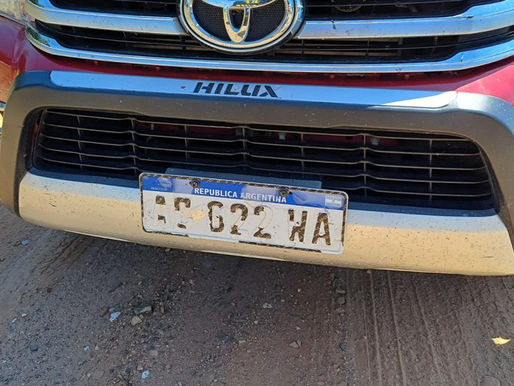 Veículos argentinos são flagrados com placas ilegíveis na BR-101 em Tubarão