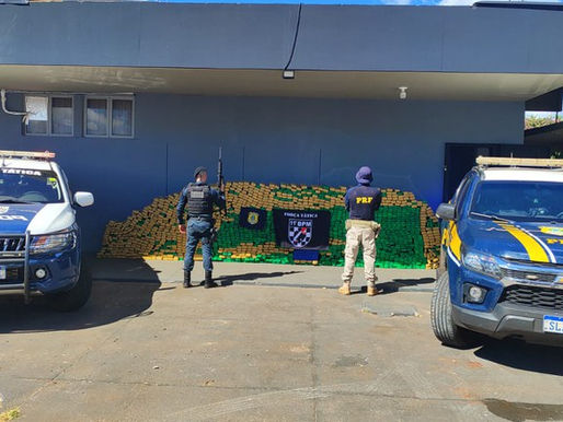 PRF e PM apreendem 2 toneladas de maconha em Guia Lopes da Laguna (MS)
