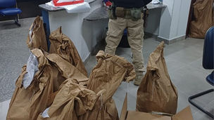 PRF apreende produto químico usado na preparação de drogas no RJ