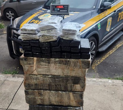 PRF e GAECO apreendem 116 kg de maconha na BR-040, em Juiz de Fora/MG