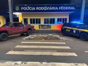 PRF prende em Paranaíba (MS) dupla que saiu de Manaus (AM) com 115 Kg de skunk