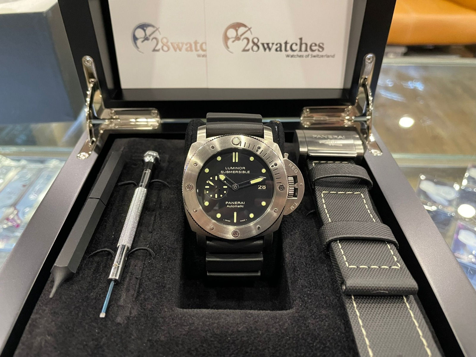 Pre-Owned Panerai Luminor Submersible 1950 3 Days Automatic Pam00305   - Sha Tin