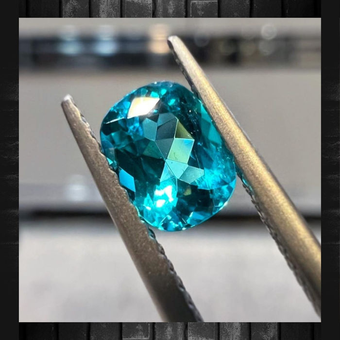 Neon Paraiba Edited.jpg