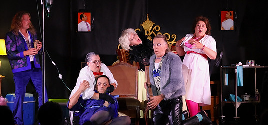 Une visite inopportune ©Les Oiseaux du monde_edited_edited.jpg