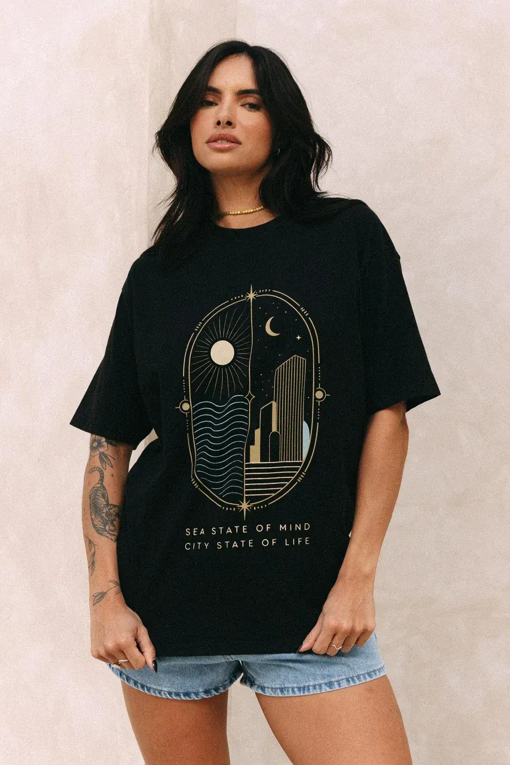 T-SHIRT OVER INTERLUDE