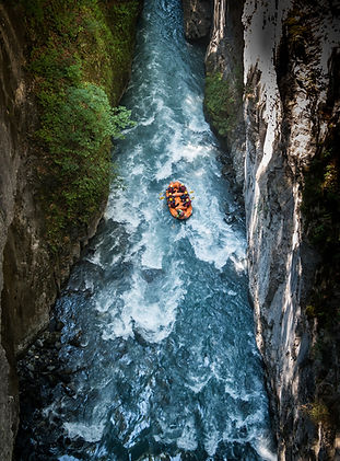 rafting-4353428_1920.jpg