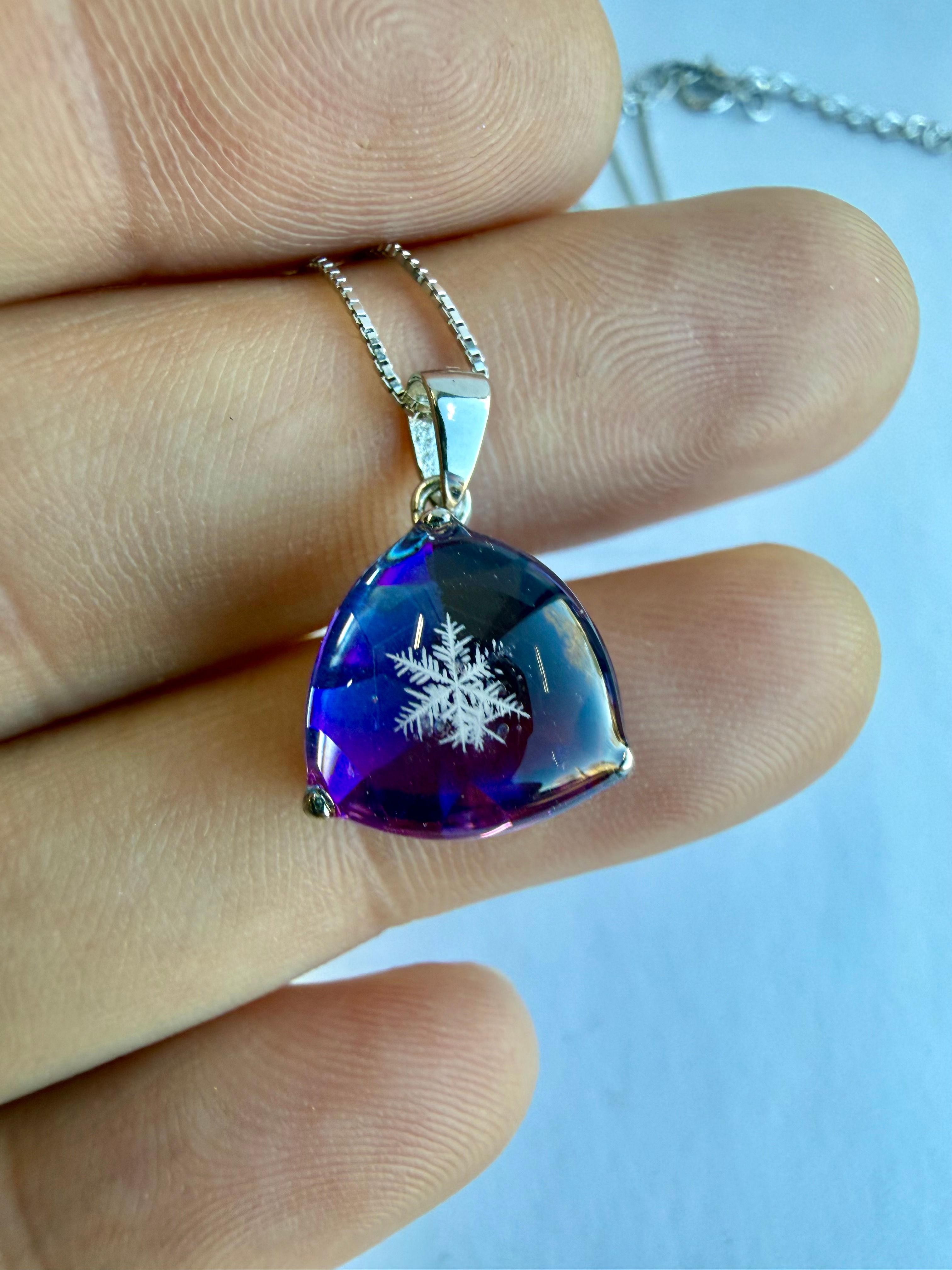 Pendant-Mystic Topaz/Preserved Snowflake
