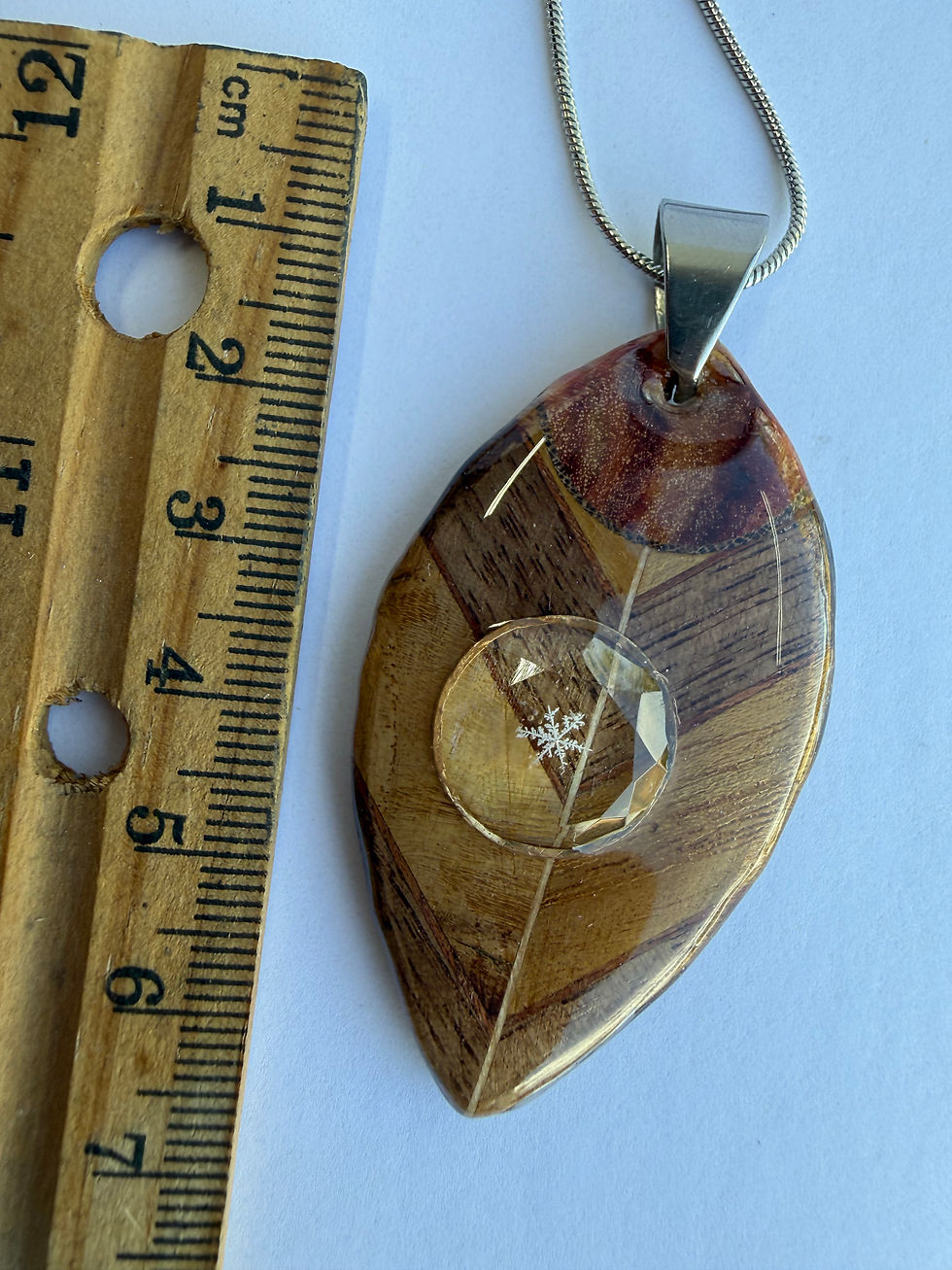Miniaturbild: Preserved Snowflake Exotic Wood Pendant, Clear Quartz Necklace, Real Snowflake J