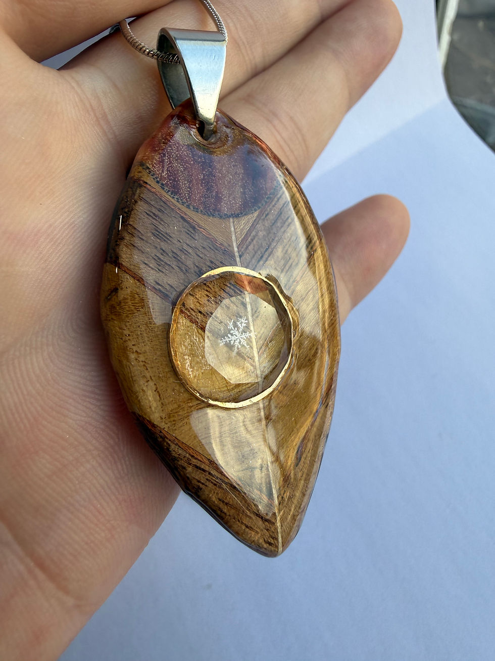 Miniaturbild: Preserved Snowflake Exotic Wood Pendant, Clear Quartz Necklace, Real Snowflake J