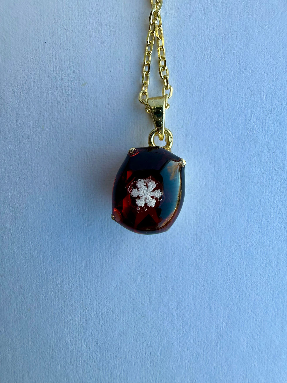 Thumbnail: Pendant-Garnet/Preserved Snowflake
