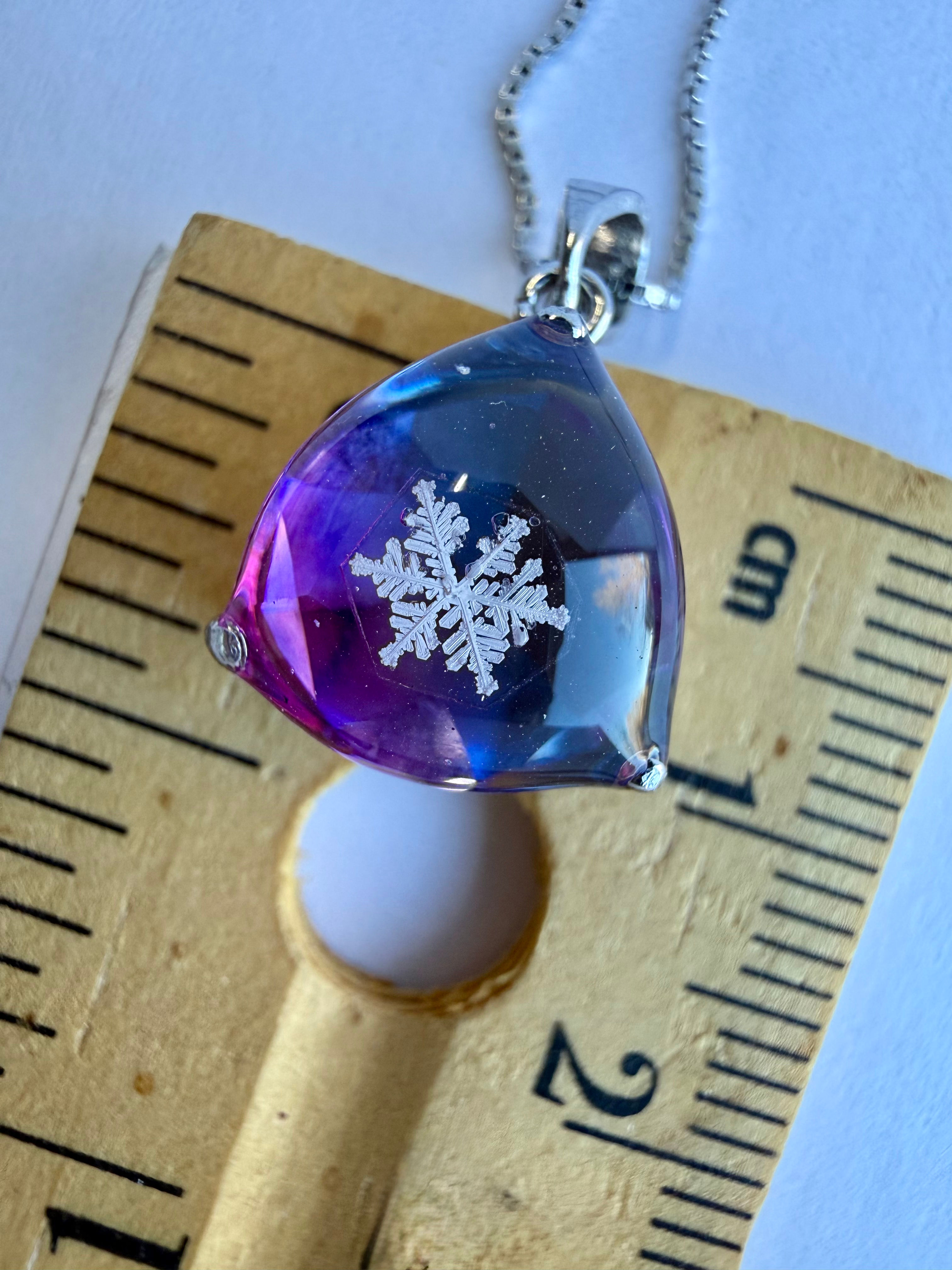 Pendant-Mystic Topaz/Preserved Snowflake