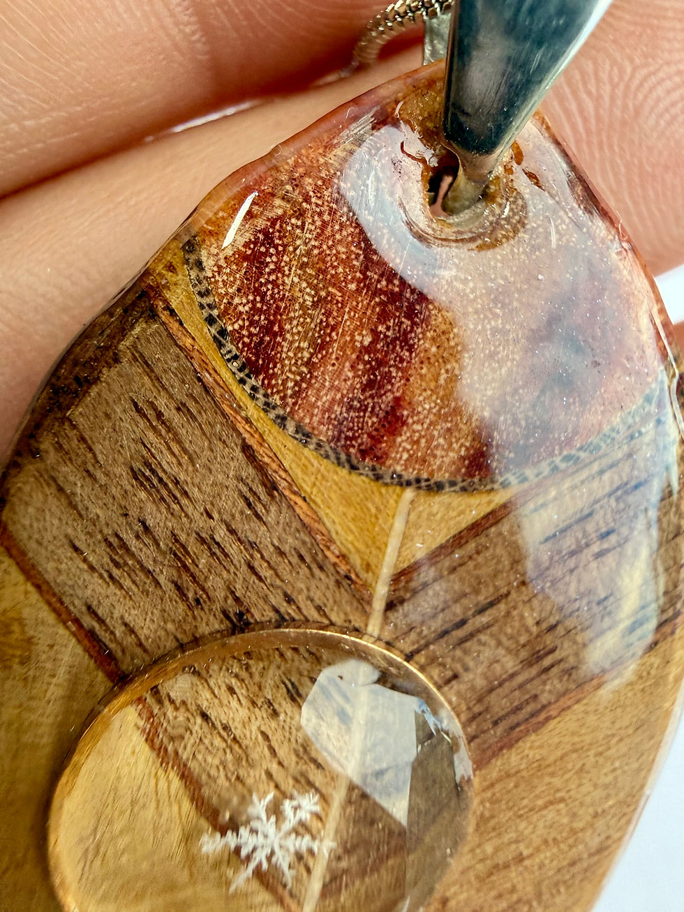 Miniaturbild: Preserved Snowflake Exotic Wood Pendant, Clear Quartz Necklace, Real Snowflake J