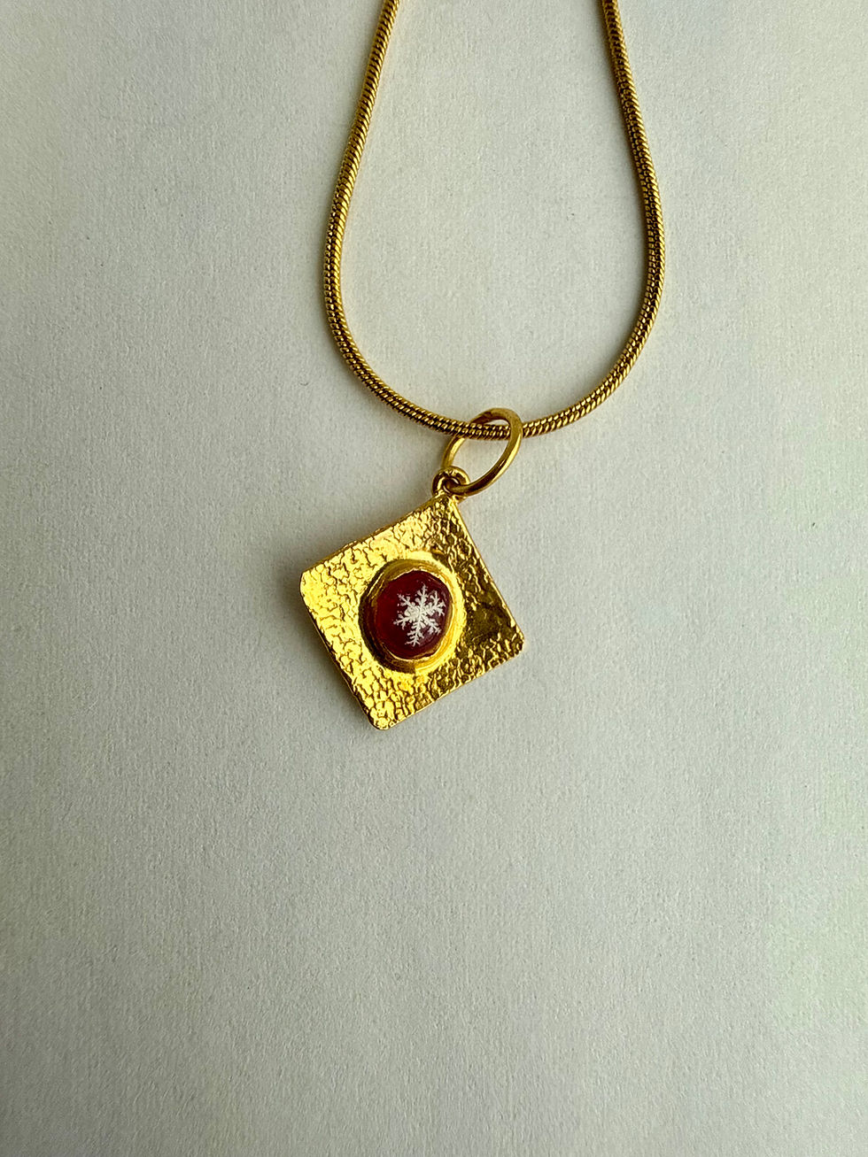 Miniaturbild: Pendant-18k solid gold/Ruby/Preserved Snowflake
