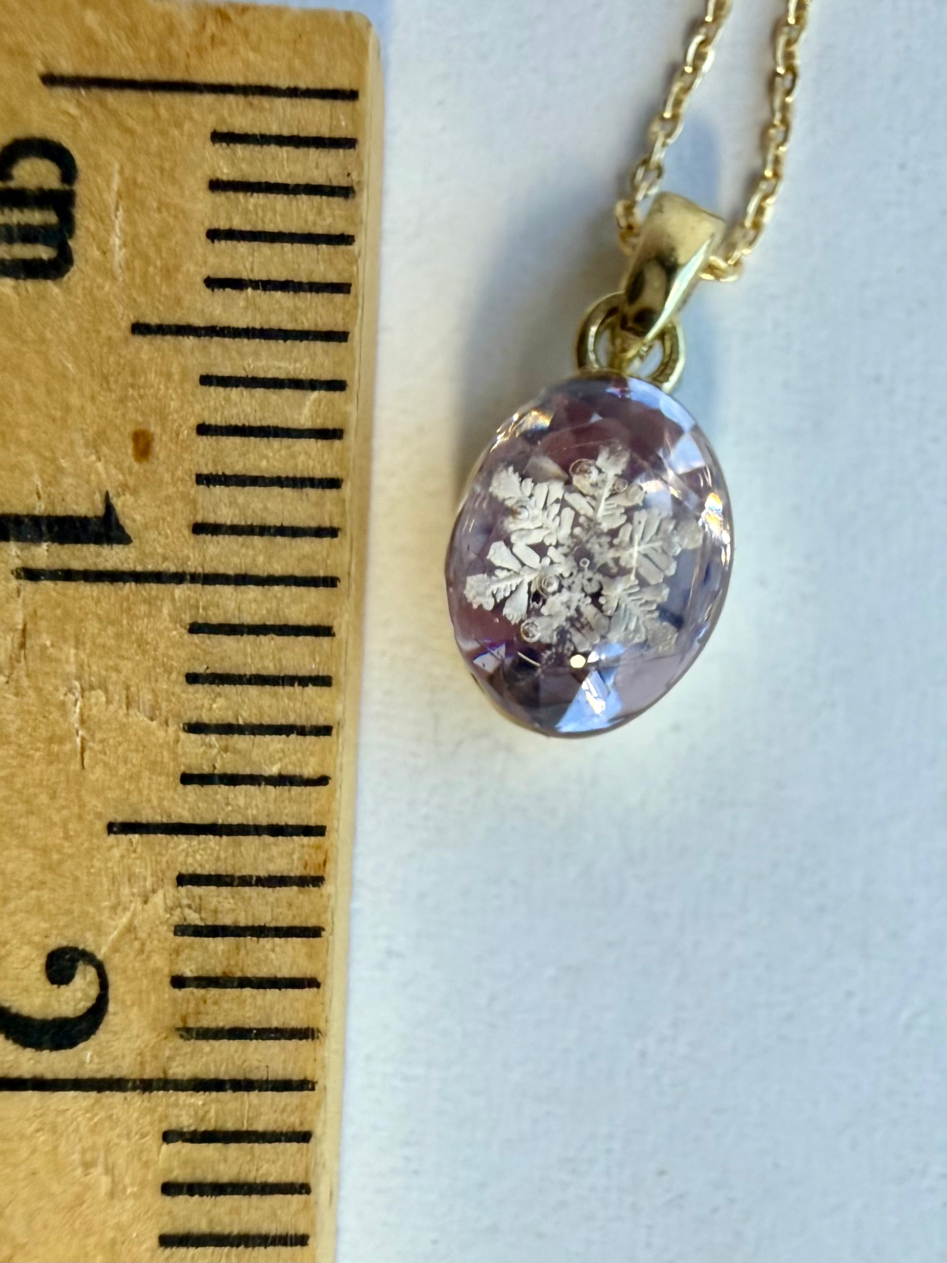 Pendant-14K Solid Gold/Alexandrite/Preserved Snowflake