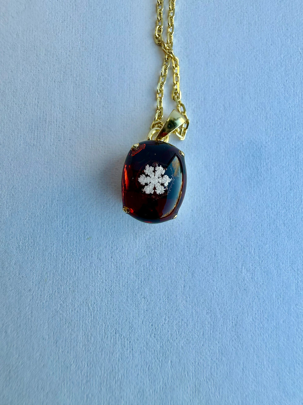 Thumbnail: Pendant-Garnet/Preserved Snowflake